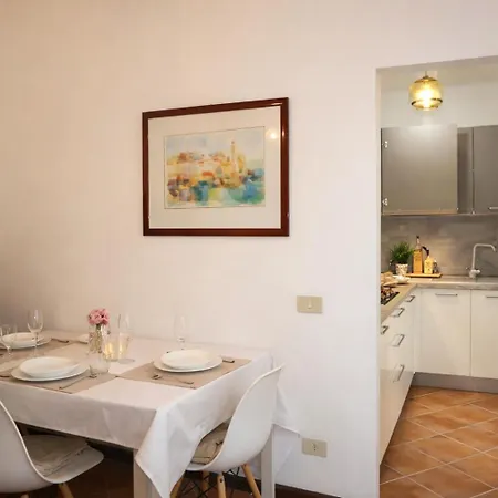 Relax A Casa Con Jacuzzi E Giardino Vila Camaiore